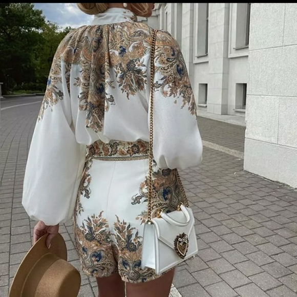 Ladies Chic Shorts Set - Picture 4 of 14